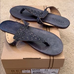 Bed Stu Mira Black driftwood